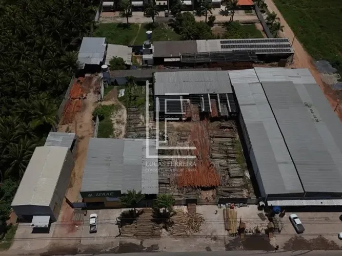 Excelente área de 2.679,75m² às margens da AL-101 com 50m de frente, ideal para galpões