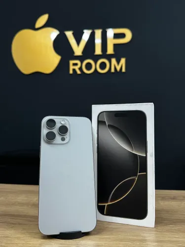 iPhone 16 Pro Max 256gb natural semi novo em perfeito estado!!