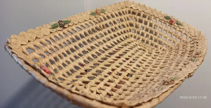 Cesta Artesanal Decorativa de Palha