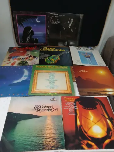 Lote de 10 Discos de Vinil Variados conservados Billy, Paco entre outros