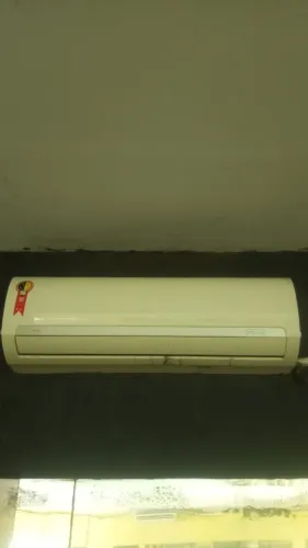 Ar condicionado 22000 BTUs Springer em excelente estado.
