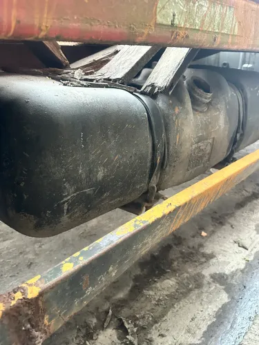 Tanque de combustível F4000 completo ano 1999 sem a tampa 