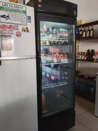 Frezzer vertical para bebidas! Extremamente novo!