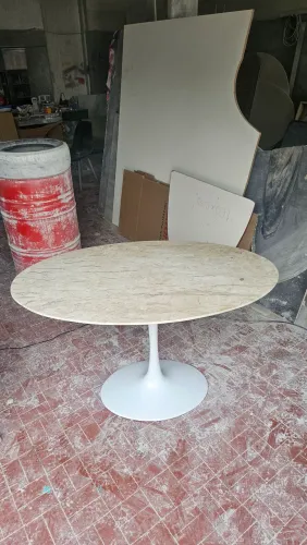 Fabricamos mesa saarinen tulipa + tampo oval 1.20x0.70 bege Bahia