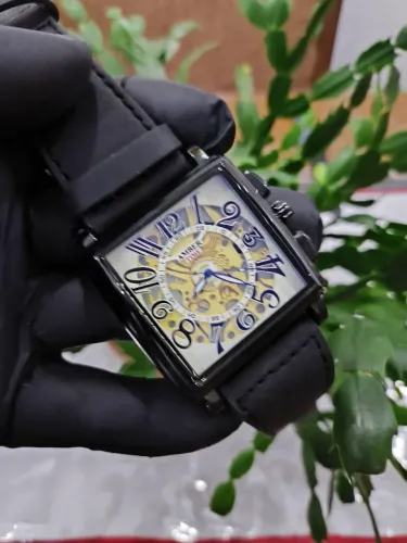 Relógio Amber Time - Design Elegante e Sofisticado