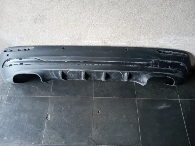 Spoiler Traseiro Mercedes Benz GLA 350 2024 (A 247 885 43 04)