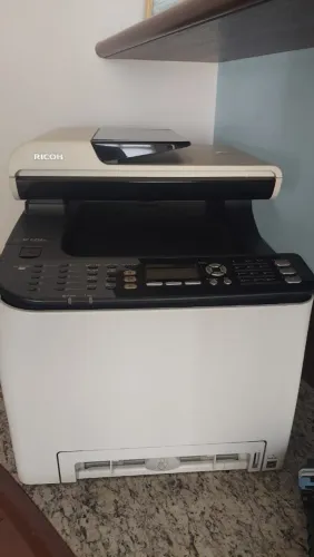 Multifuncional Colorida Ricoh SP C252SF - 4 Toners Novos, apenas com erro de fusor