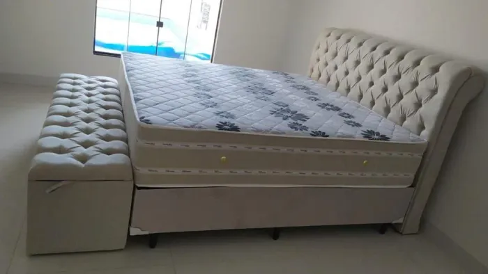 Cama super King gigante vai com cabeceira baú recamier
