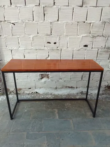 Escrivaninha estilo industrial 