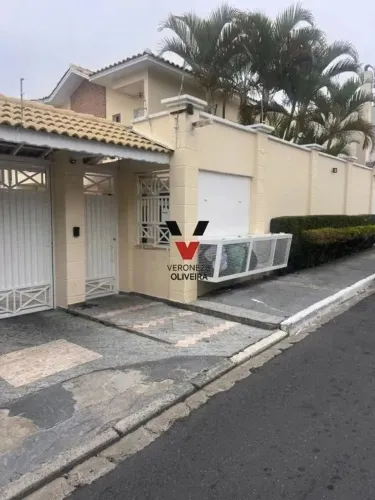 SOBRADO EM CONDOMINIO FECHADO PARA LOCAÇÃO NO BAIRRO V RUI BARBOSA, 3 DORMS, 1 SUITE, 3 VA