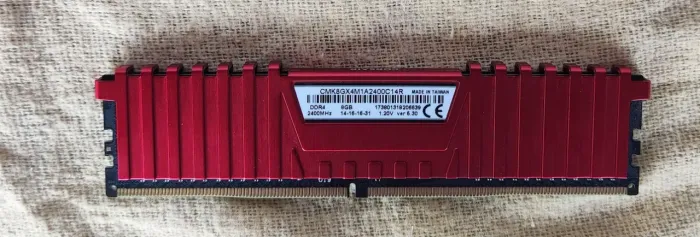 Memória RAM Corsair Vengeance LPX, 8GB PC DESKTOP