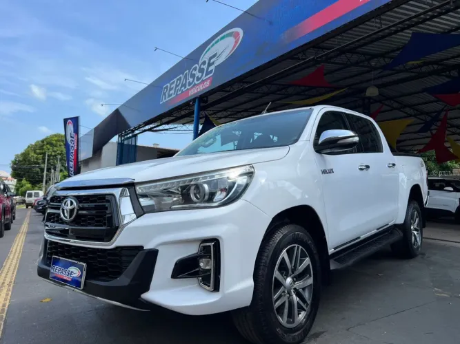 Hilux 2017 SRV Automática Kit SRX REPASSE VEÍCULOS