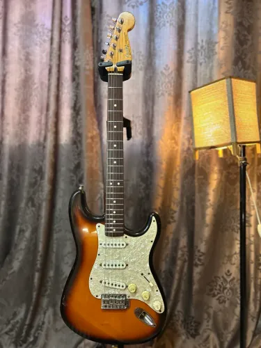 Fender Mex - Guitarra Stratocaster Sunburst