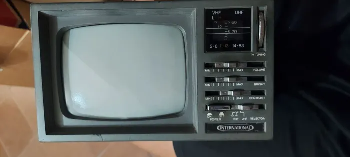 TV portátil antiga.