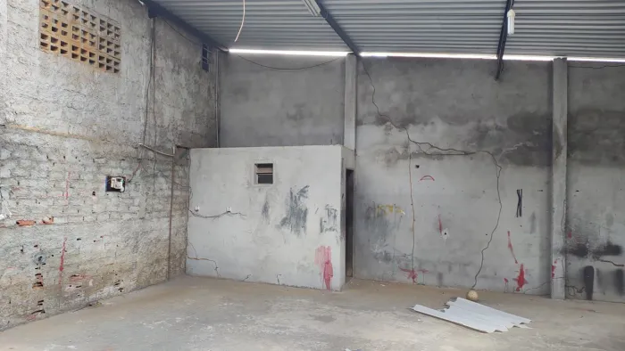 Galpão frente de rua