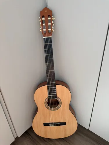 Violão Yamaha C40M - Cordas de Nylon