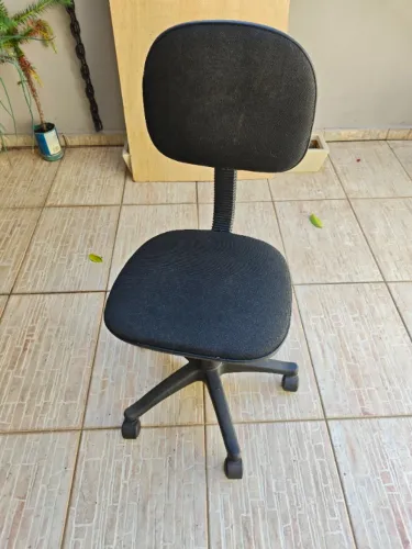 Cadeira de escritório giratória