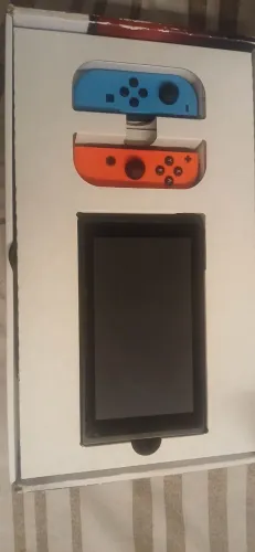 Vendo Nintendo Switch, Jogos inclusos