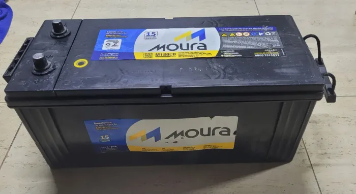 Bateria MOURA 180 Ampéres SEMINOVA  Ano 2024. CAMINHÃO.