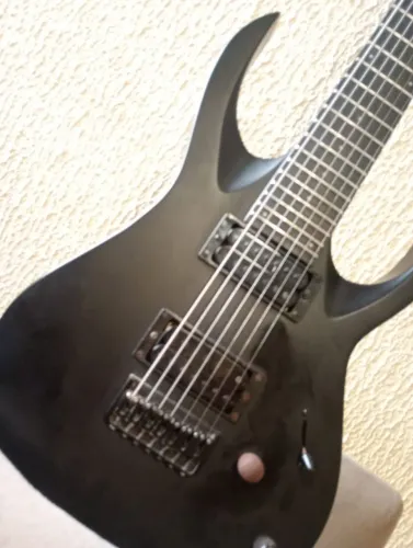 Guitarra S by solar 7 cordas