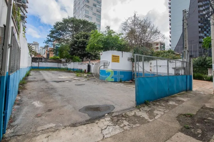 Terreno à venda na Vila Olímpia 400 m²
