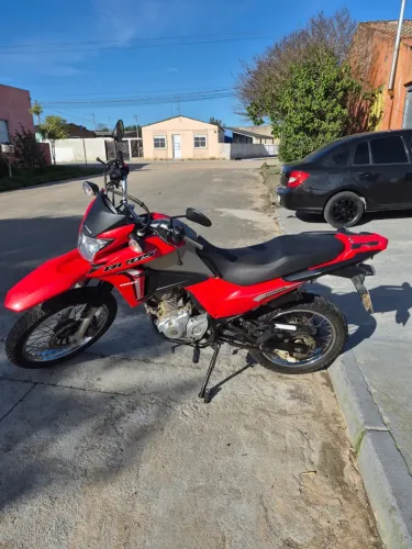 Bros 160, único dono, baixa km, preço abaixo da fipe.