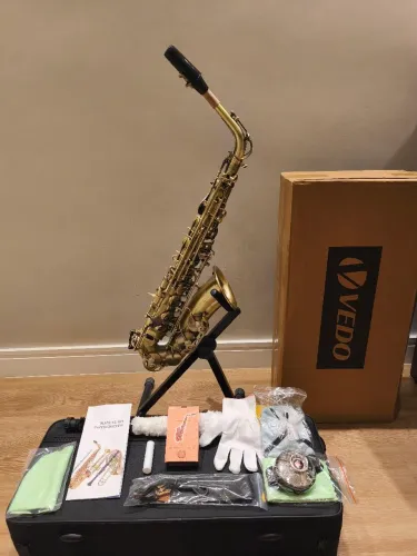 Sax alto Novo lacrado na caixa 