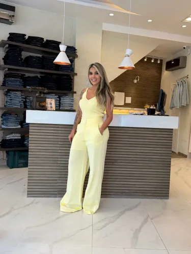 Vendedora para loja de roupa feminina