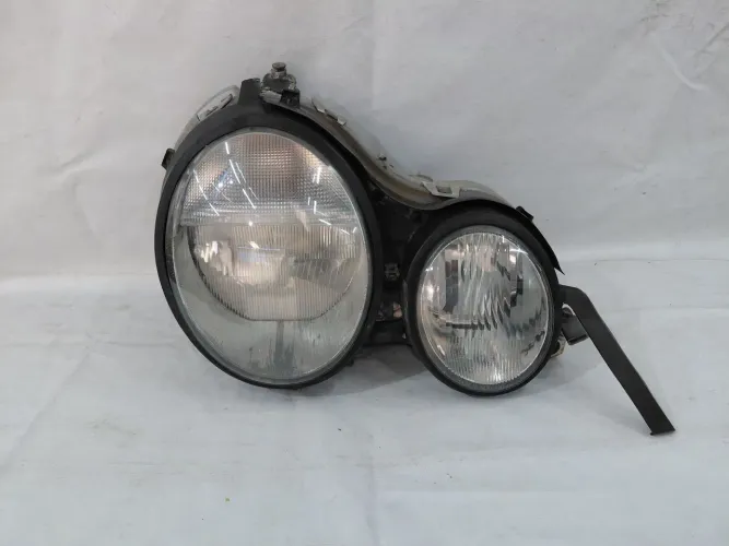Par farol Mercedes E300/ E320/ W210 1997/2003