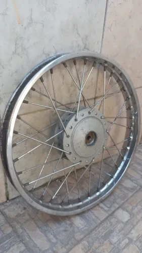 Roda com Pneu