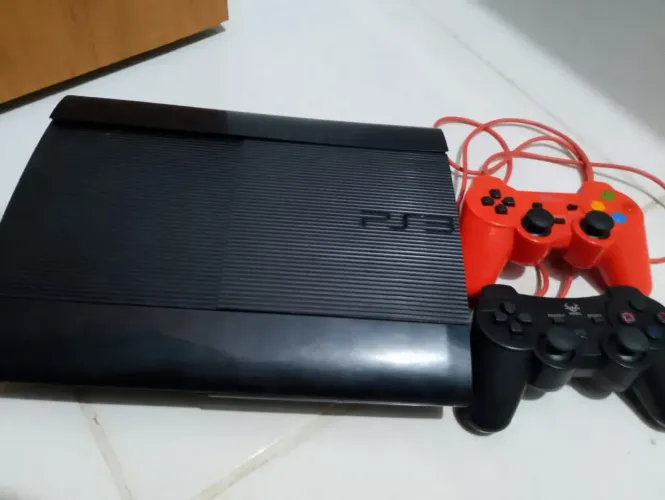 ps3 destravado com dois controles e mais de mil jogos