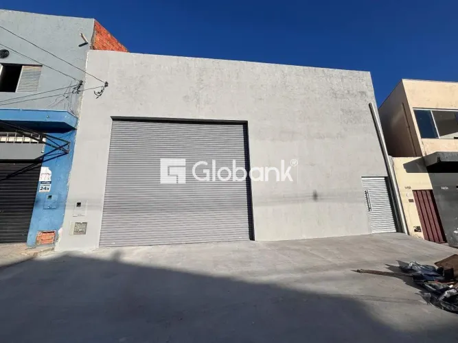 Galpão para aluguel Maracanã 395m² Montes Claros MG
