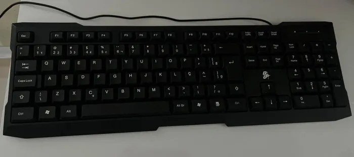 Teclado 100% funcionando usado ( 4 ) vezes por uns 10 minutos cada