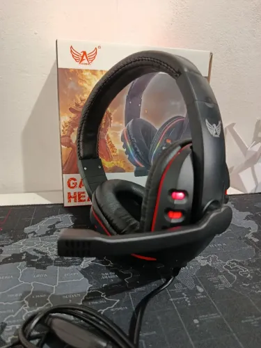 Headphone gamer com led RGB com cabo USB e P2 auxiliar / SUPER PROMOÇÃO 