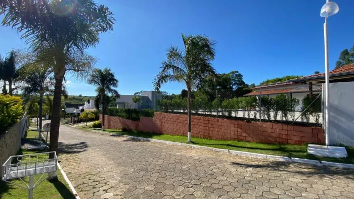 Linda casa à venda, reformada, energia fotovoltaica, 3 suítes, energia solar, piscina aque