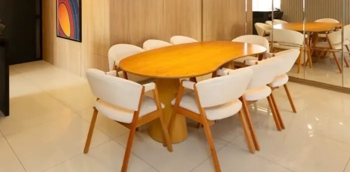 Conjunto Mesa e cadeiras - 8 lugares, orgânica