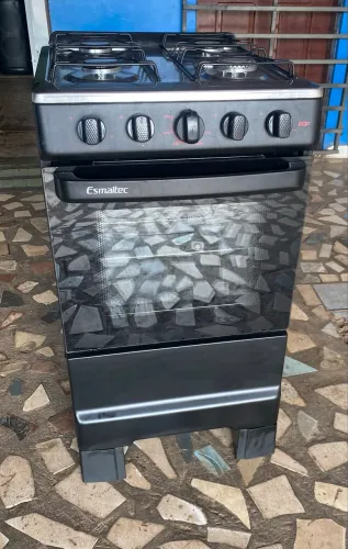 Fogão 4 bocas Esmaltec semi novo. ENTREGO
