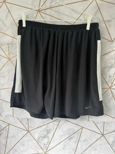 Short Nike 2 em 1 GG