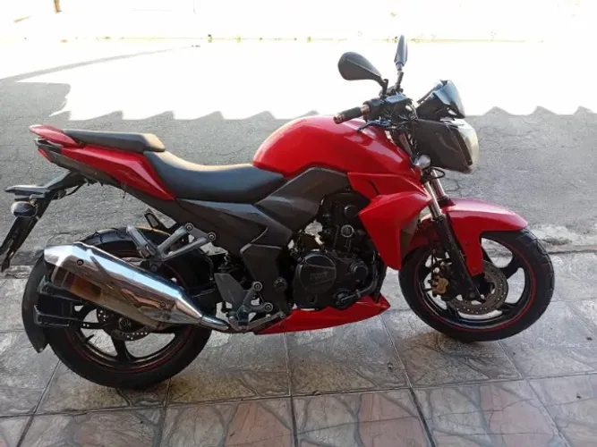 Moto Dafra em Excelente estado.