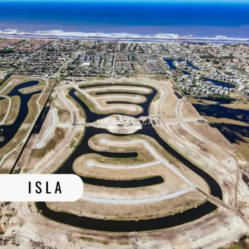 Terreno à Venda no Condomínio Isla
