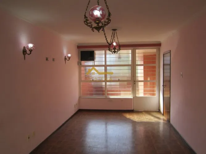 Casa para alugar, no Casa de Rua em Sorocaba, Vila Augusta, com 6 quartos, 250m²