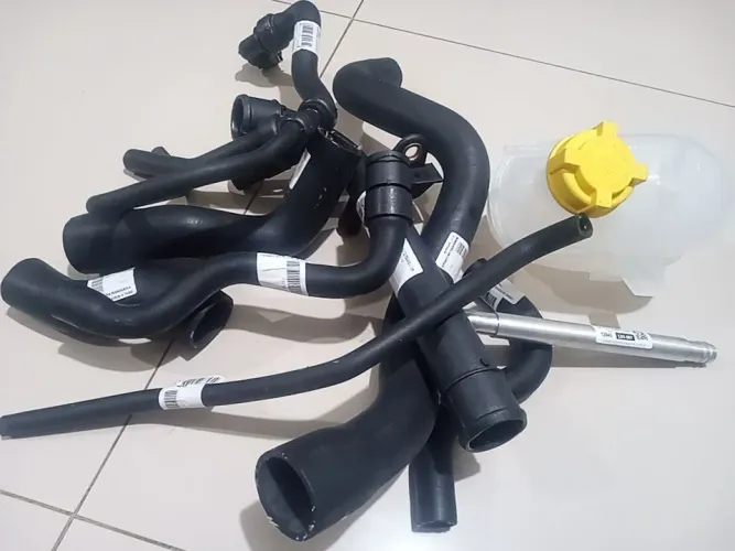 Kit arrefecimento Corsa 1.4, kit 7 mangueira 1 tubo 1 reservatório
