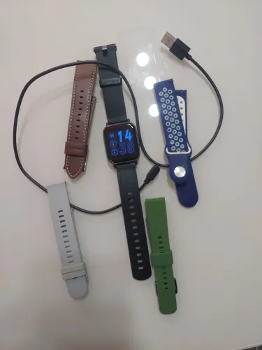 Relógio smartwatch com 5 pulseiras 