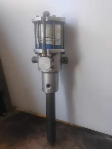 Propulsora pneumática para ÓLEO usada revisada ALTA VAZÃO modelo BOZZA 13021-P-MAX G4.