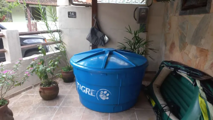 Vendo caixa dagua tigre 1000 litros pouco usado