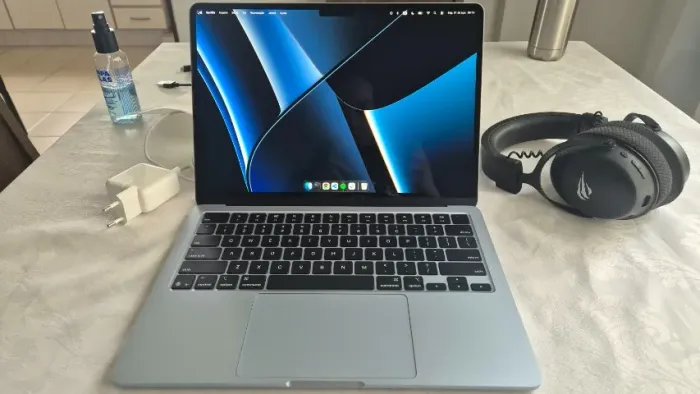 MacBook Air M4 16GB RAM / 256GB SSD / Bateria 100%