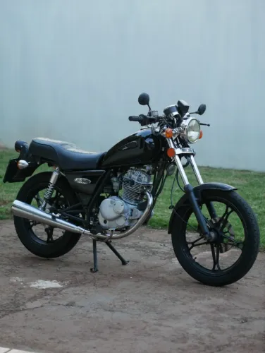 Suzuki Intruder Estilo Scrambler/Cafe Racer