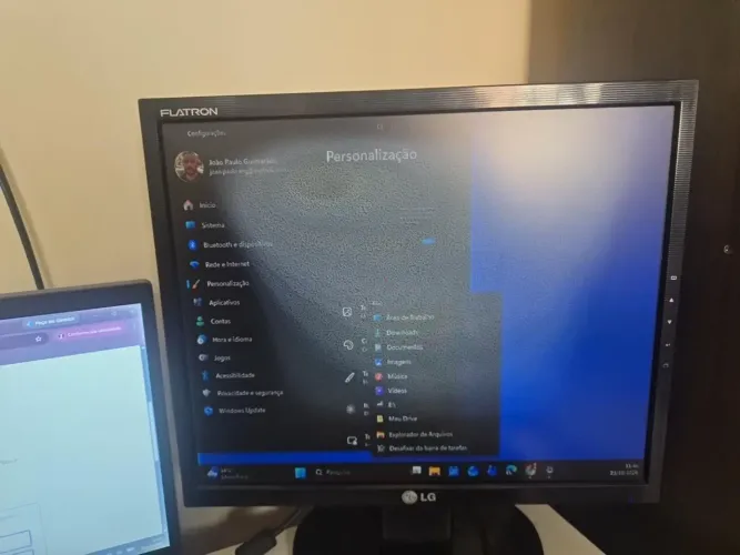Monitor LG Flatron - Funcionando, com mancha na tela