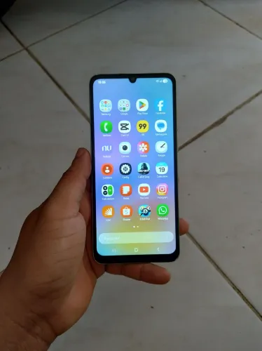 Vendo celular Samsung A05 128 GB com nota fiscal e faço entrega 