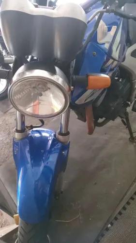 Moto revisada, relíquia, pintura nova, só transferir.